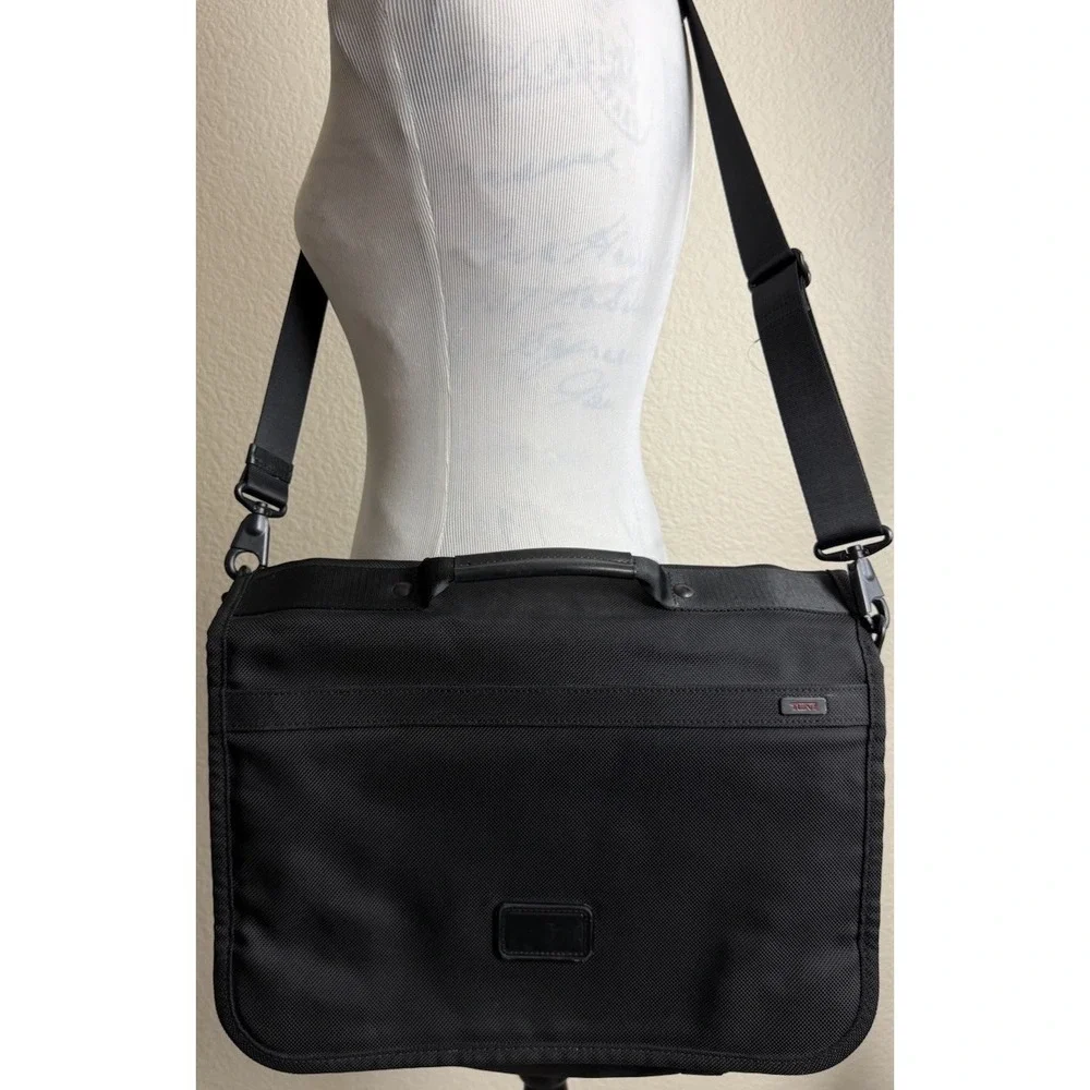 Tumi Alpha Briefcase Slim Black Portfolio Ballistic Nylon Laptop Bag Travel